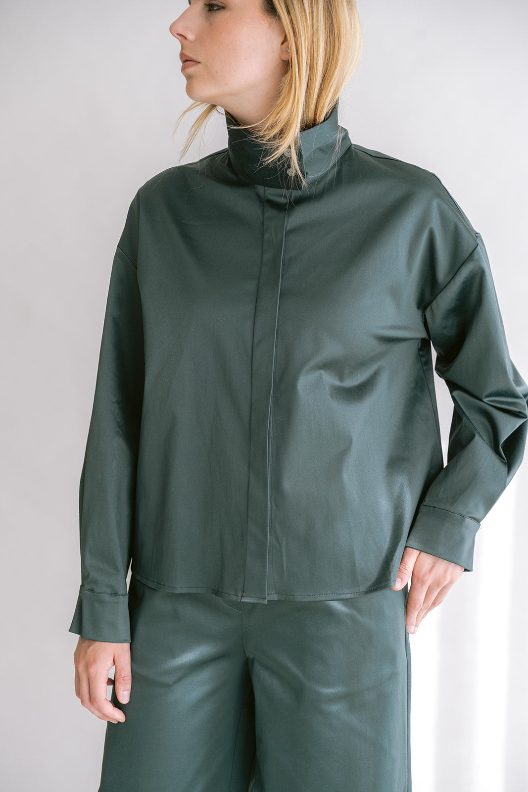Max Blouse Satin Sage Green